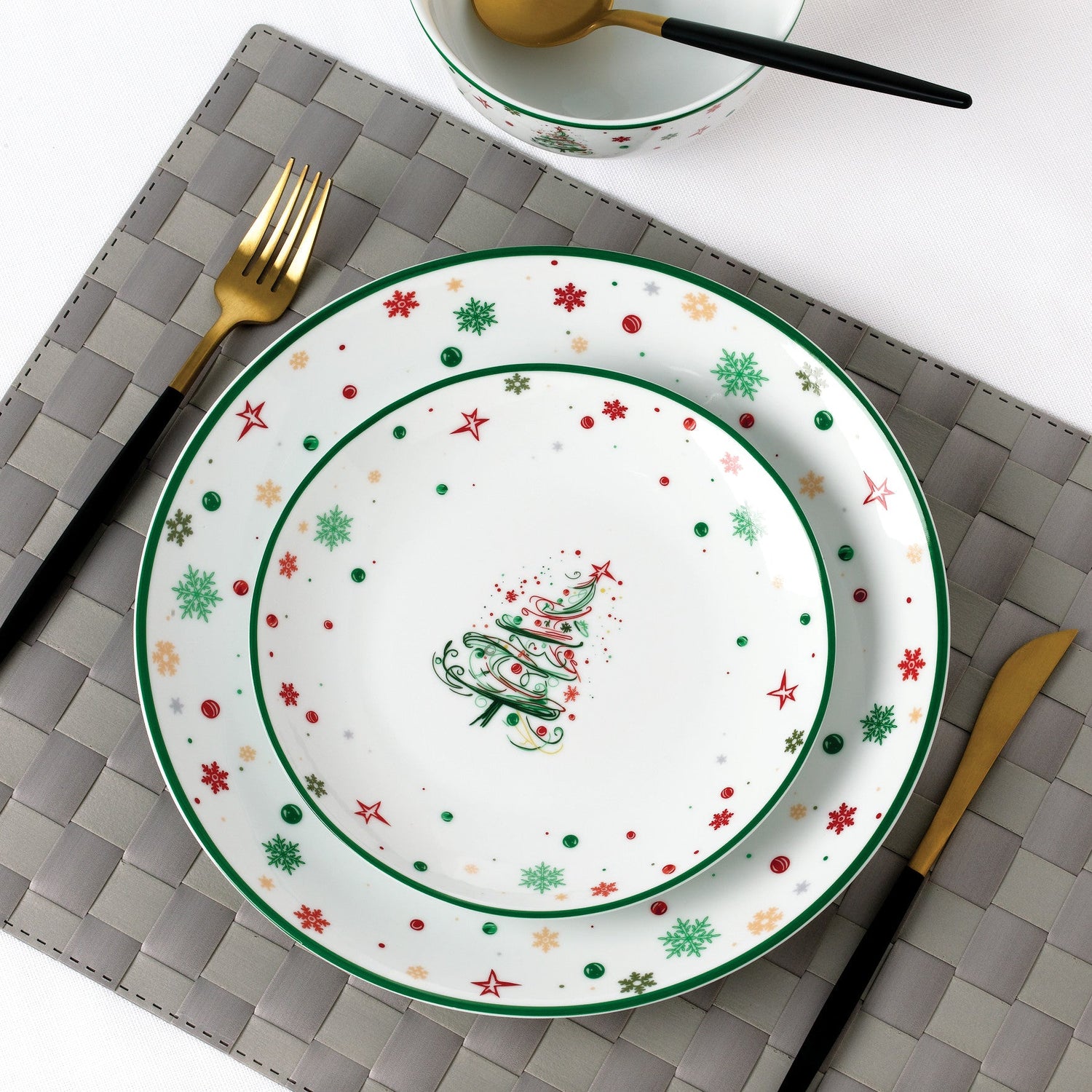 NEW Christmas Dinnerware