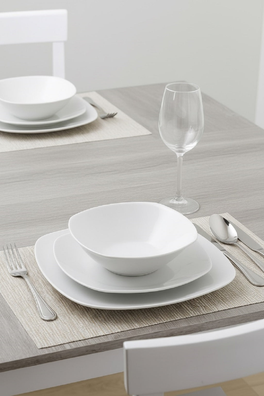 Waterside 18pc White Square Porcelain Dinner Set (video attached)