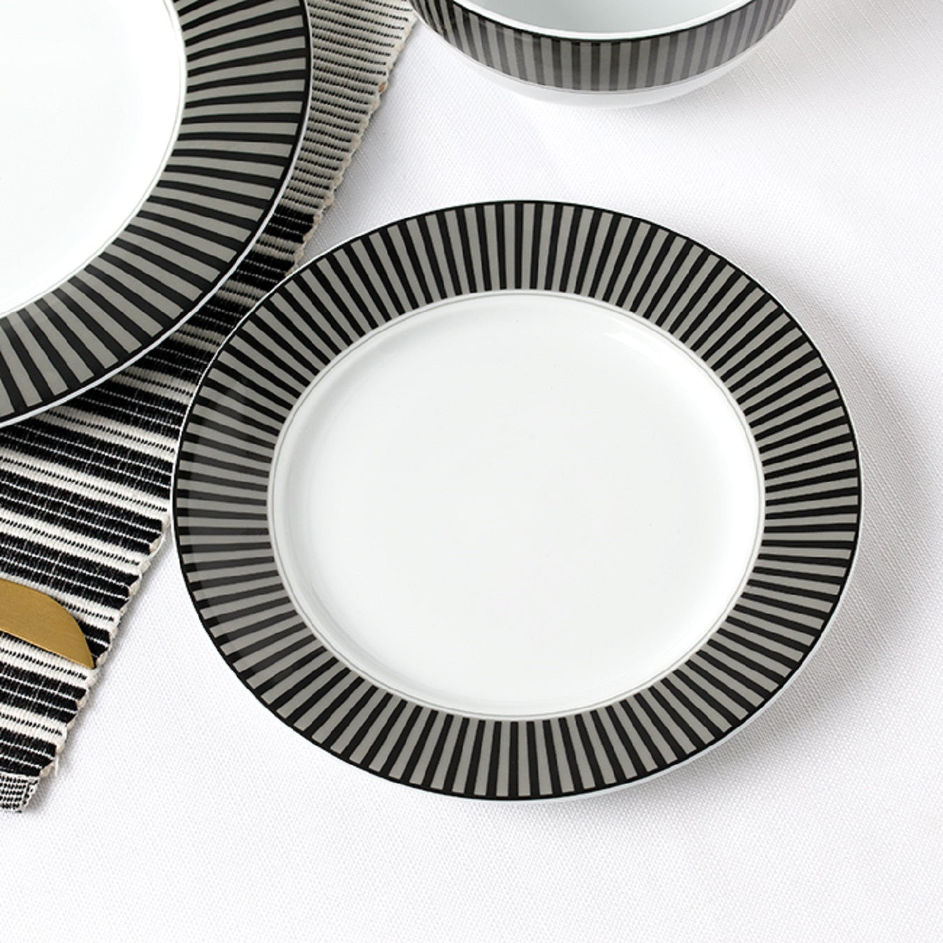 Belmont Black Stripe Porcelain Dinnerware Set, 12 Pieces