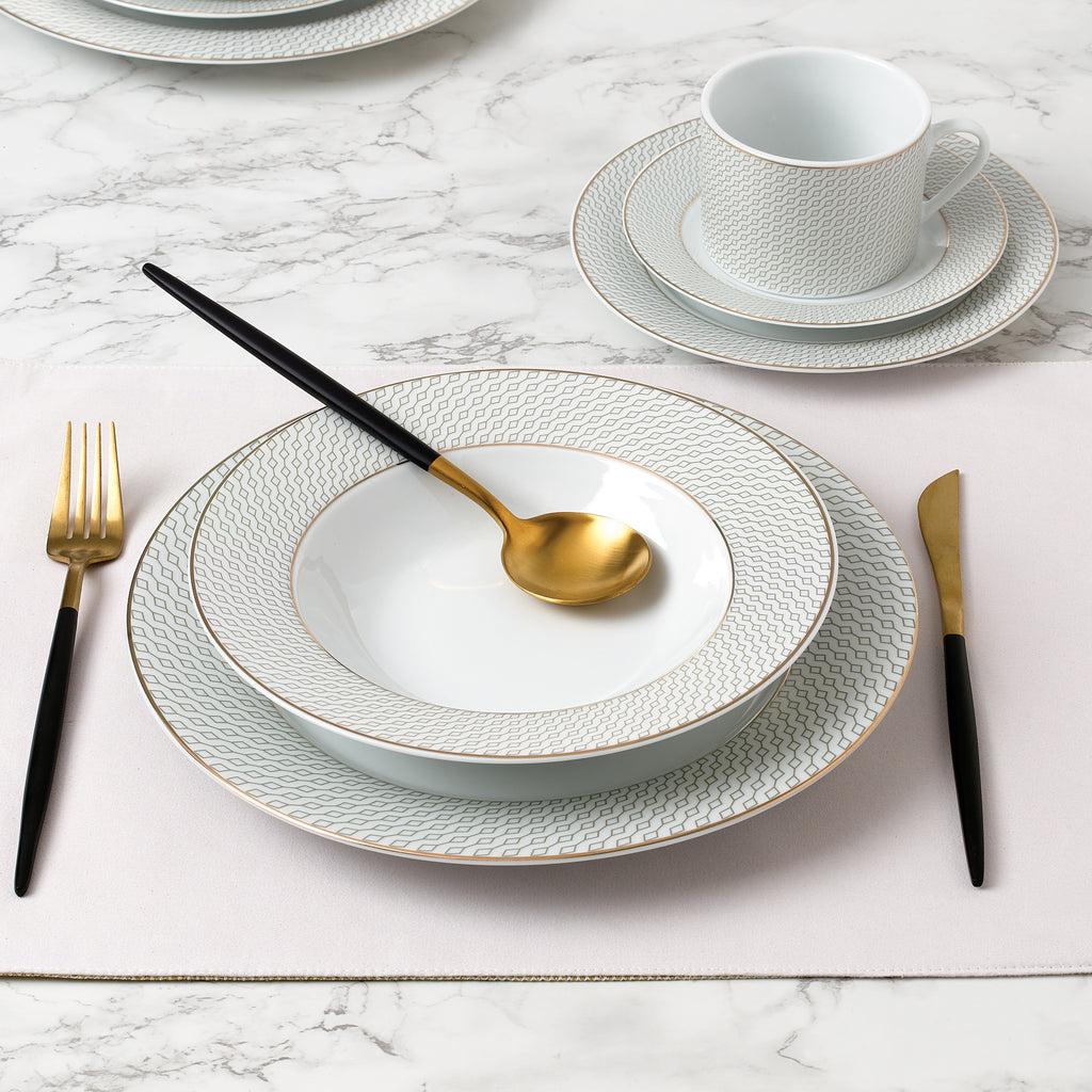 Waterside Premium 20pc Diamond & Gold Porcelain Dinnerware (video attached)