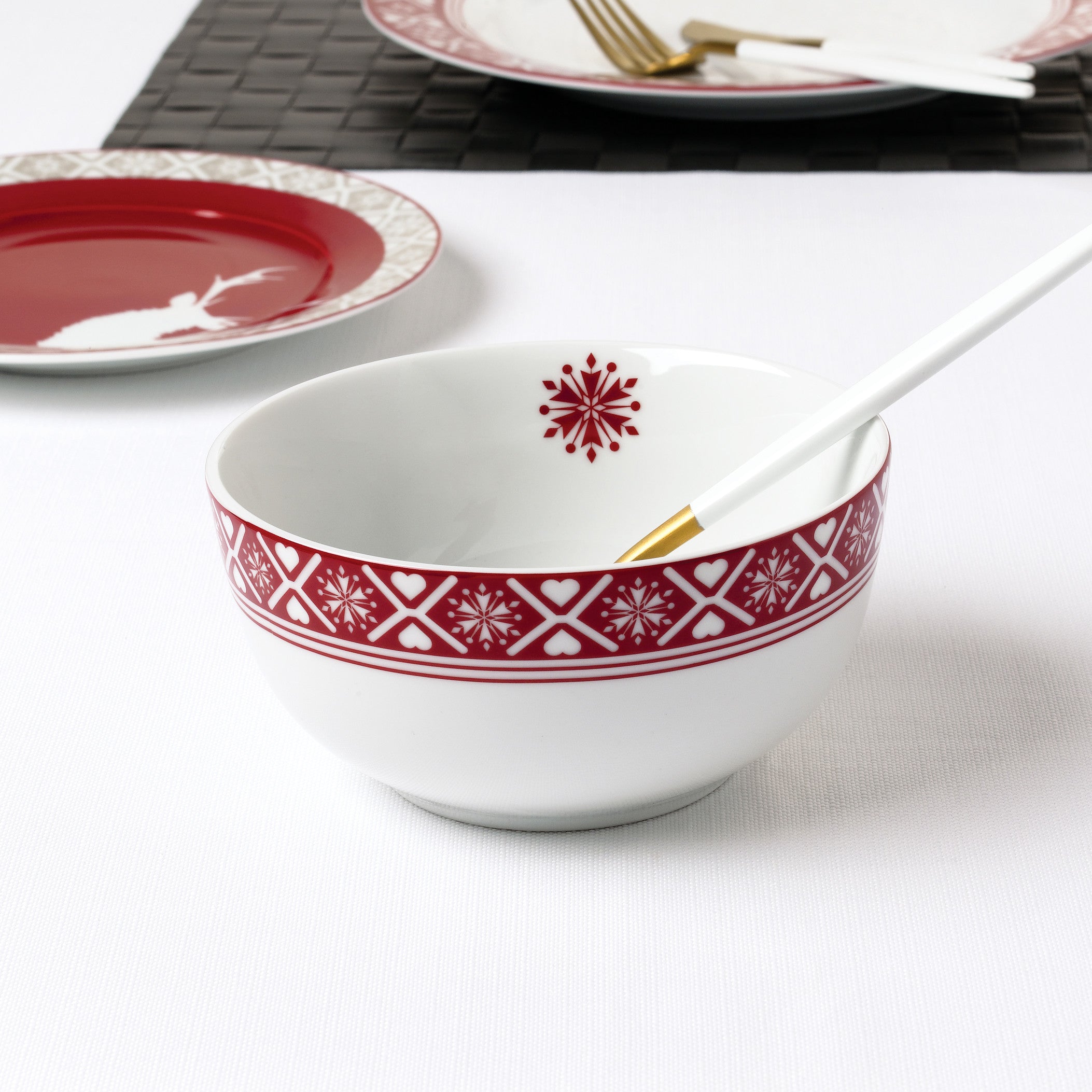 Nordic Reindeer Porcelain Dinner Set, 12 Pieces