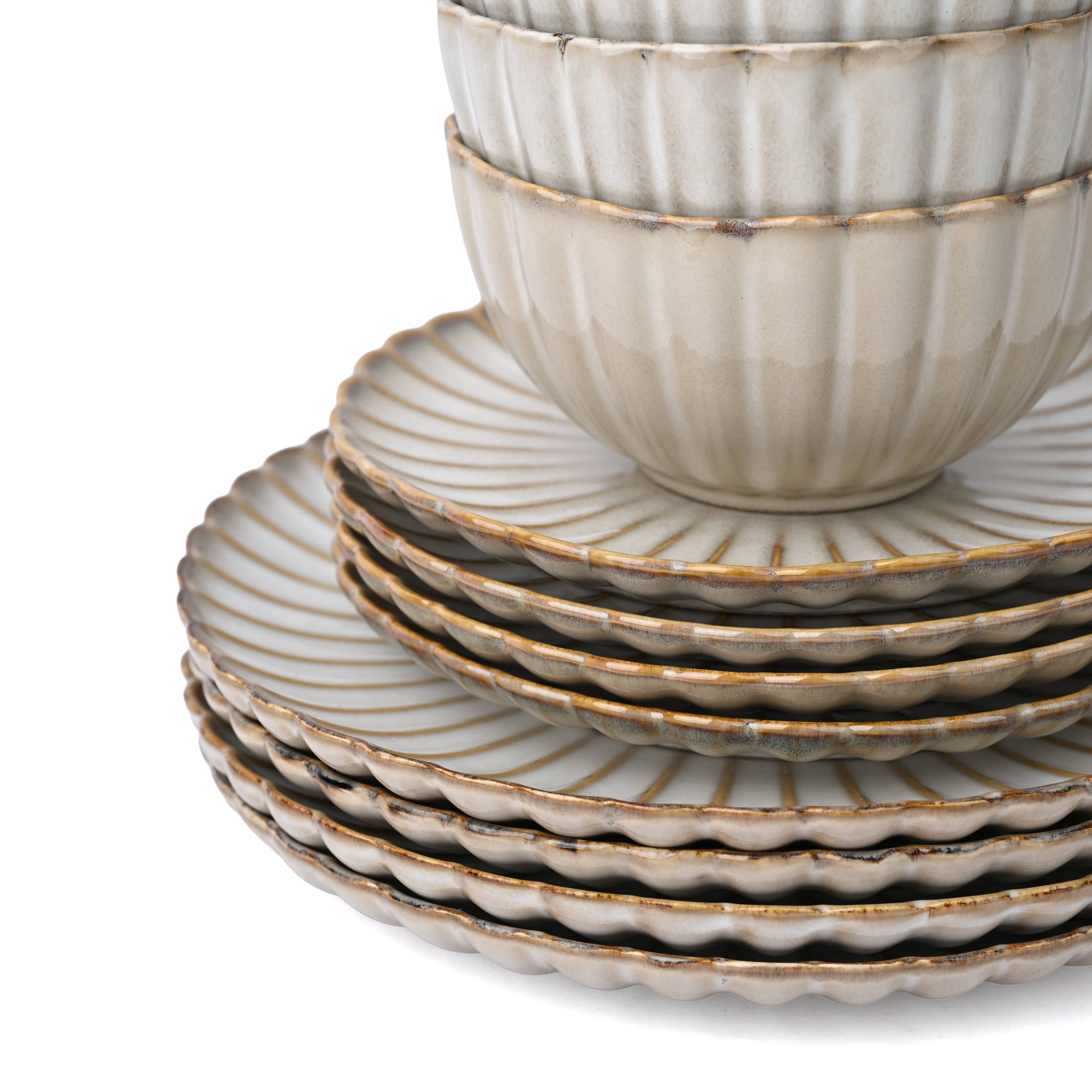 Waterside 12pc Cream Petal Reactive Glaze Dinnerware Set (video attached)