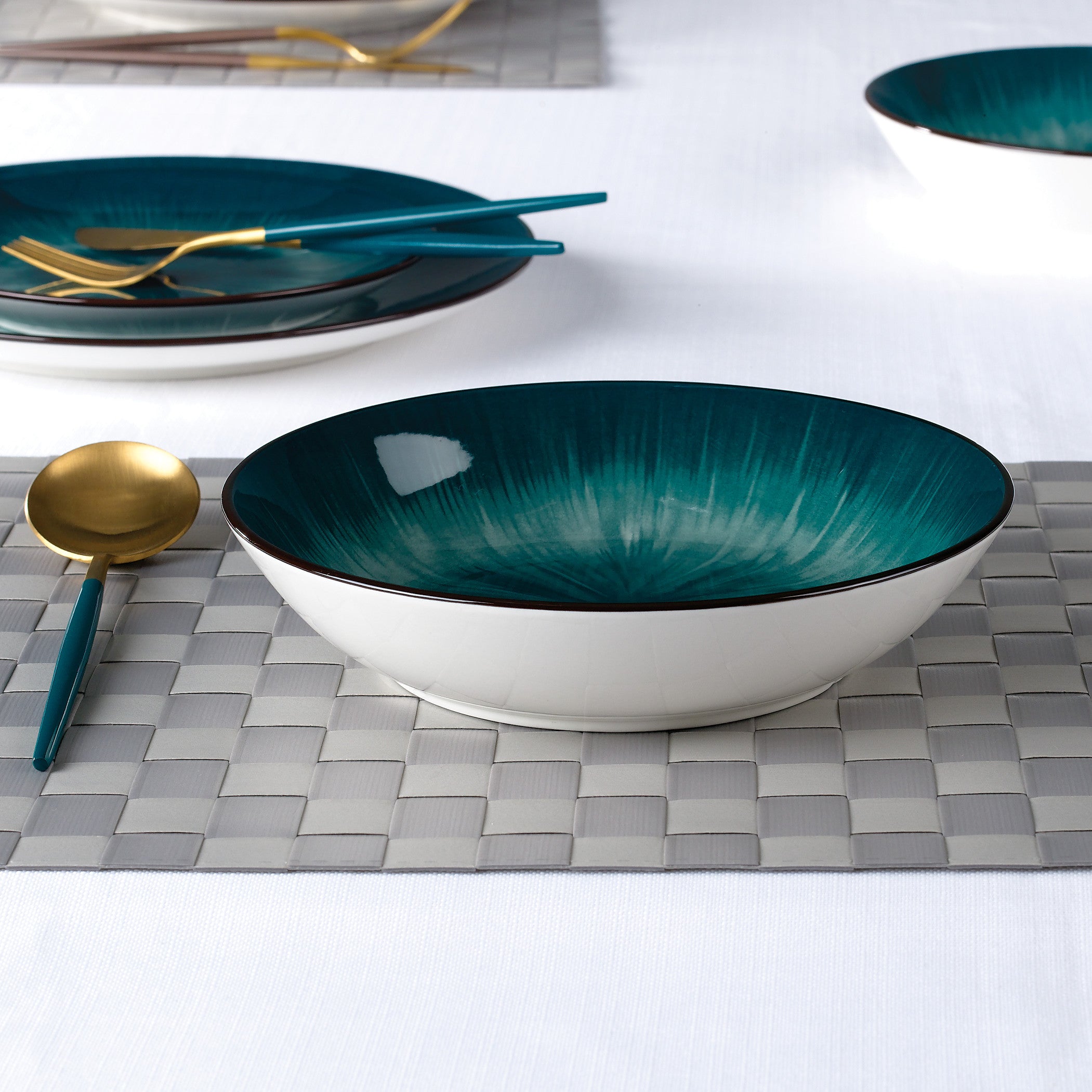 Waterside 12pc Emerald Green Star Porcelain Dinner Set (video attached)