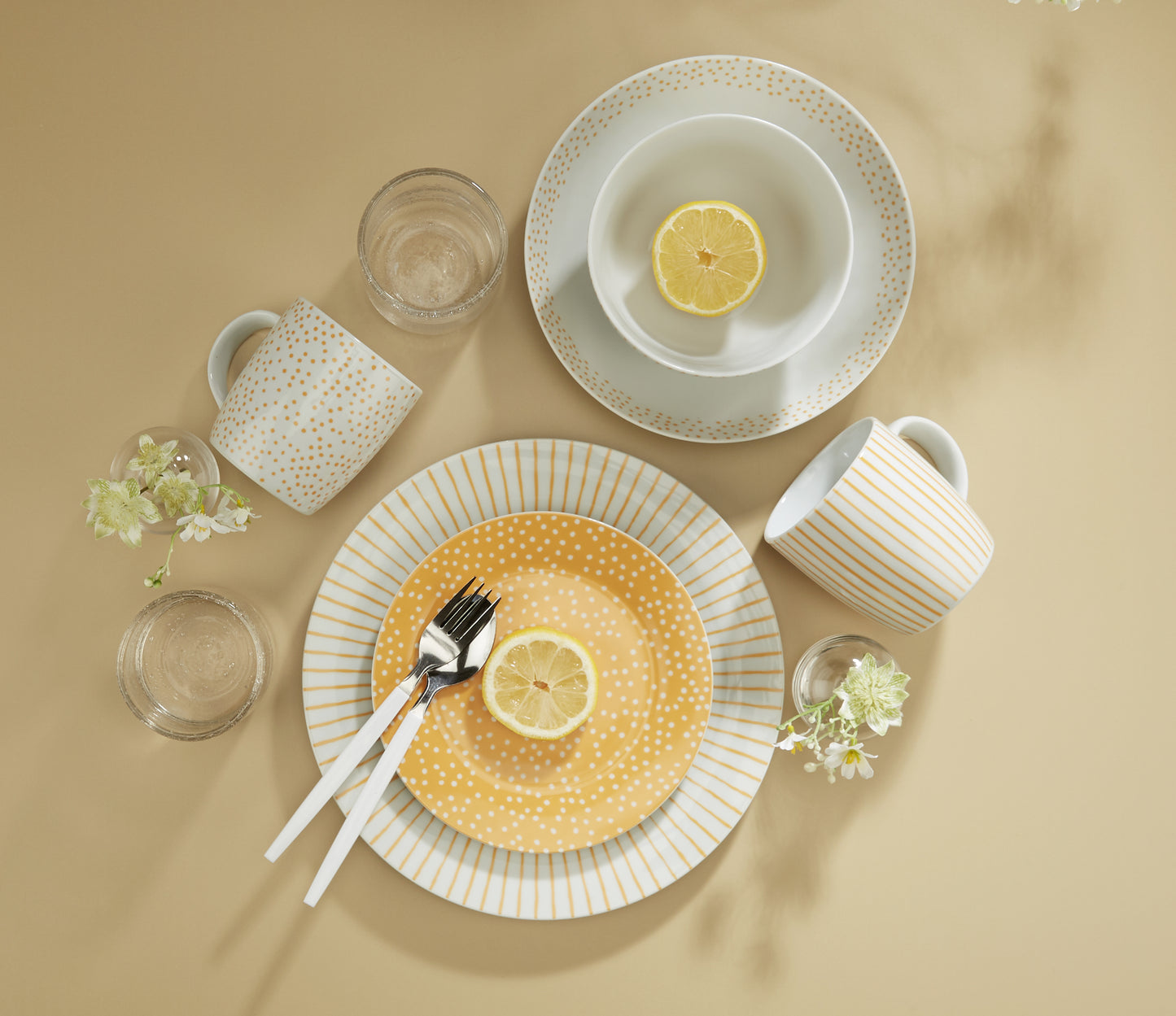 Betsy Porcelain Dinnerware Set - AMBER YELLOW, 20 Pieces
