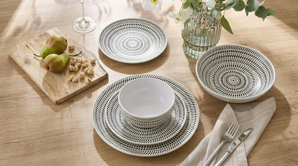 *** SPECIAL OFFER *** Waterside 16pc White Dash Stoneware Dinner Set; 4 Dinner Plates, Side Plates, Deep Bowls & Shallow Bowls