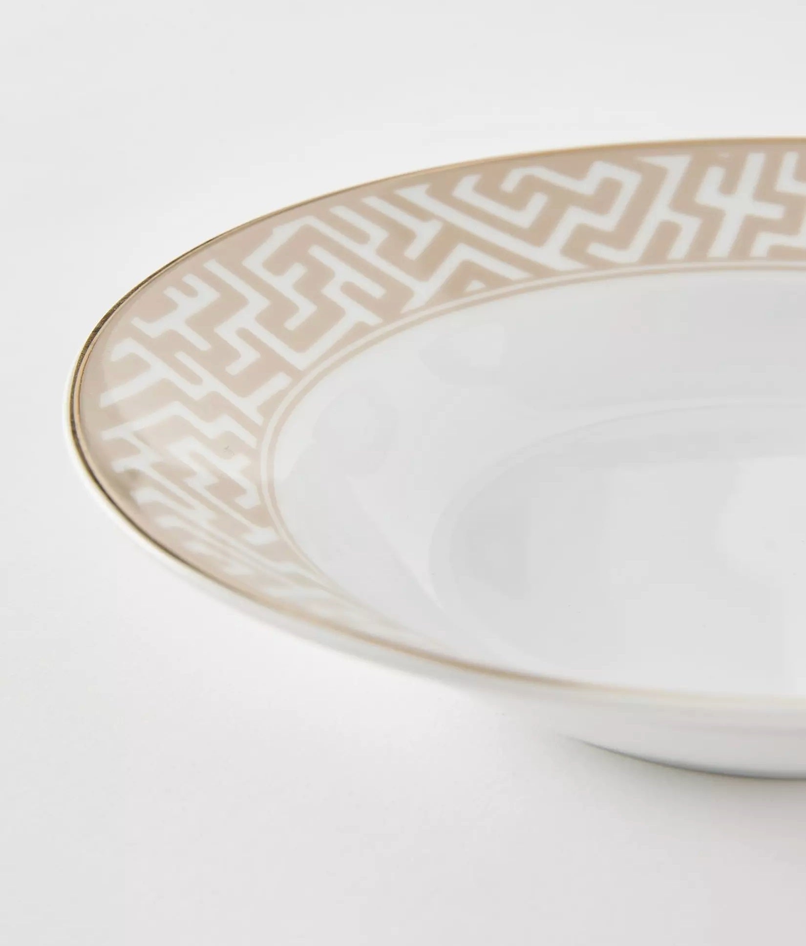 Waterside 20pc Mosaic Cream & Gold Porcelain Dinnerware (video attached)