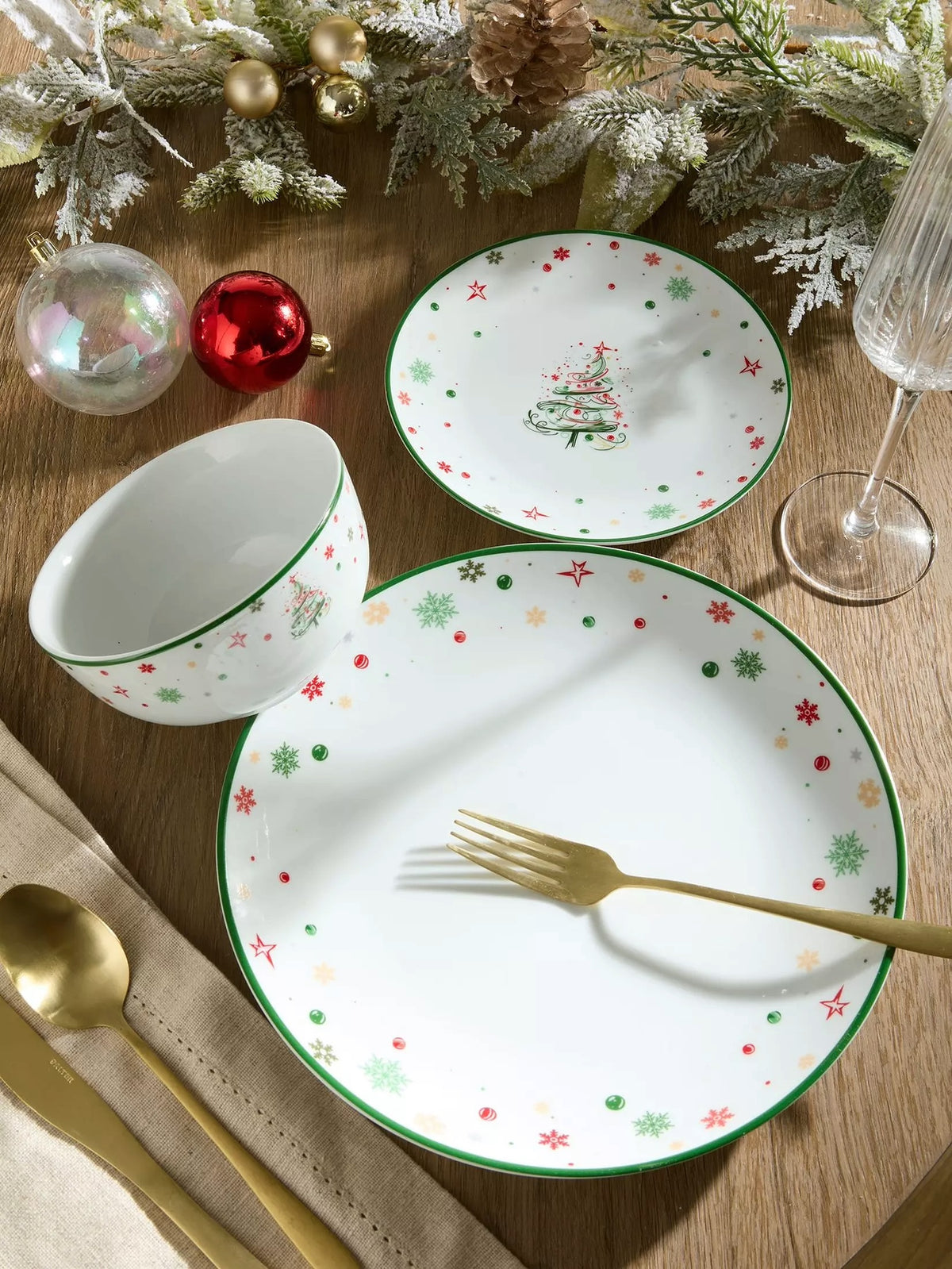 Xmas Tree Porcelain Dinner Set, 12 Pieces