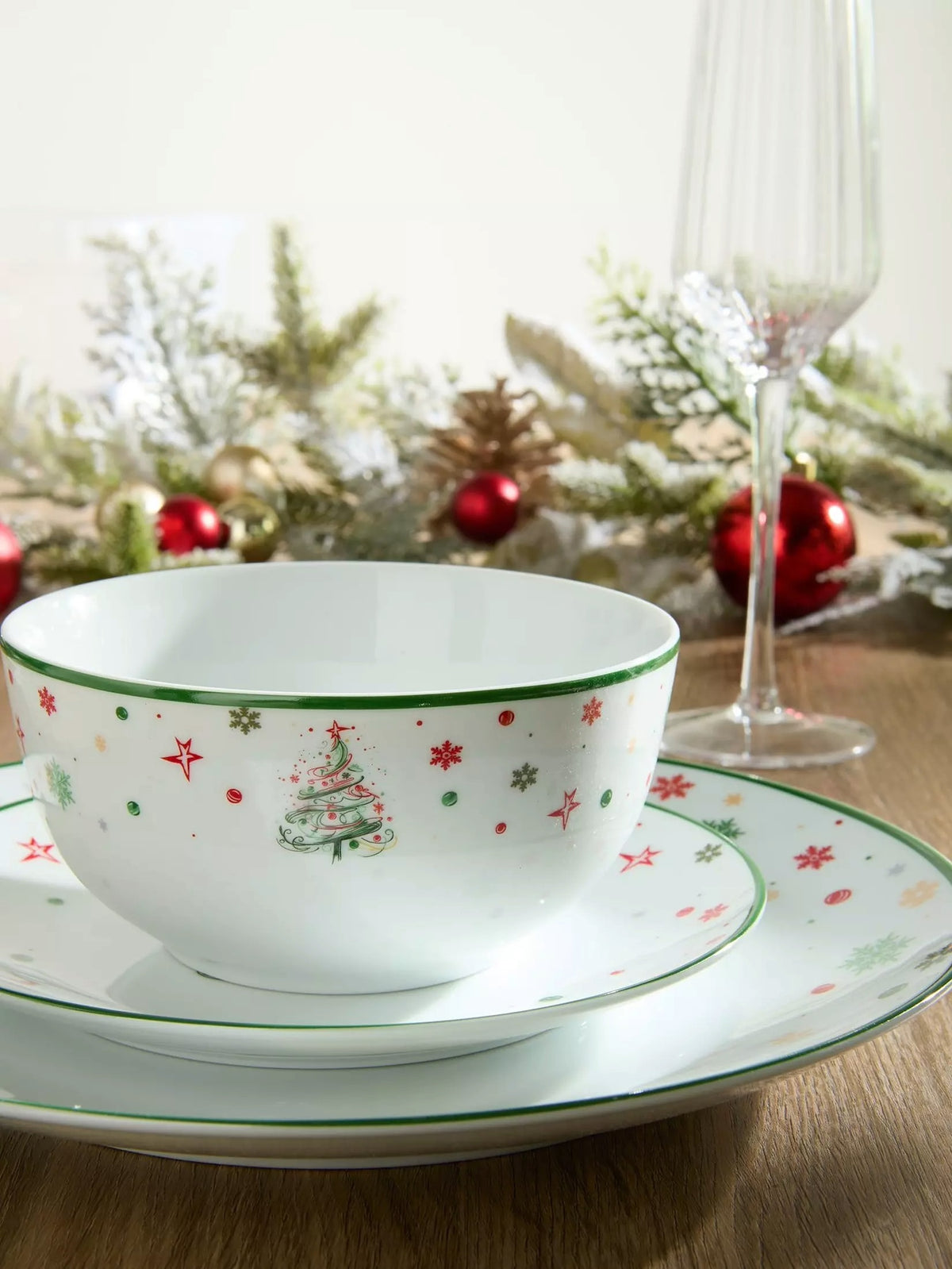 Xmas Tree Porcelain Dinner Set, 12 Pieces
