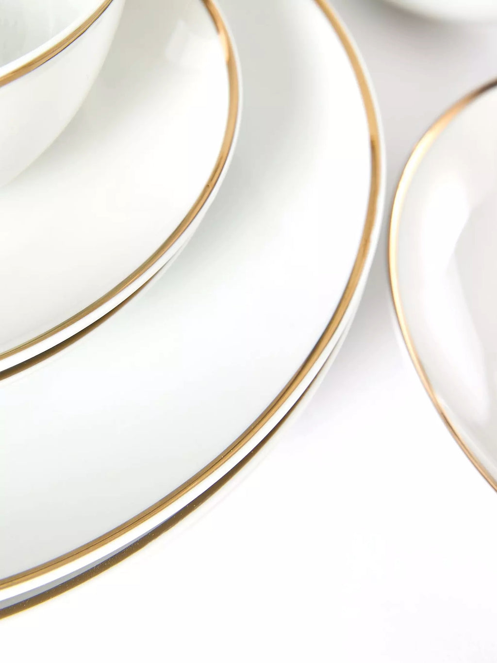 Waterside GOLD Rim Porcelain Dinner Set, 12 Pieces