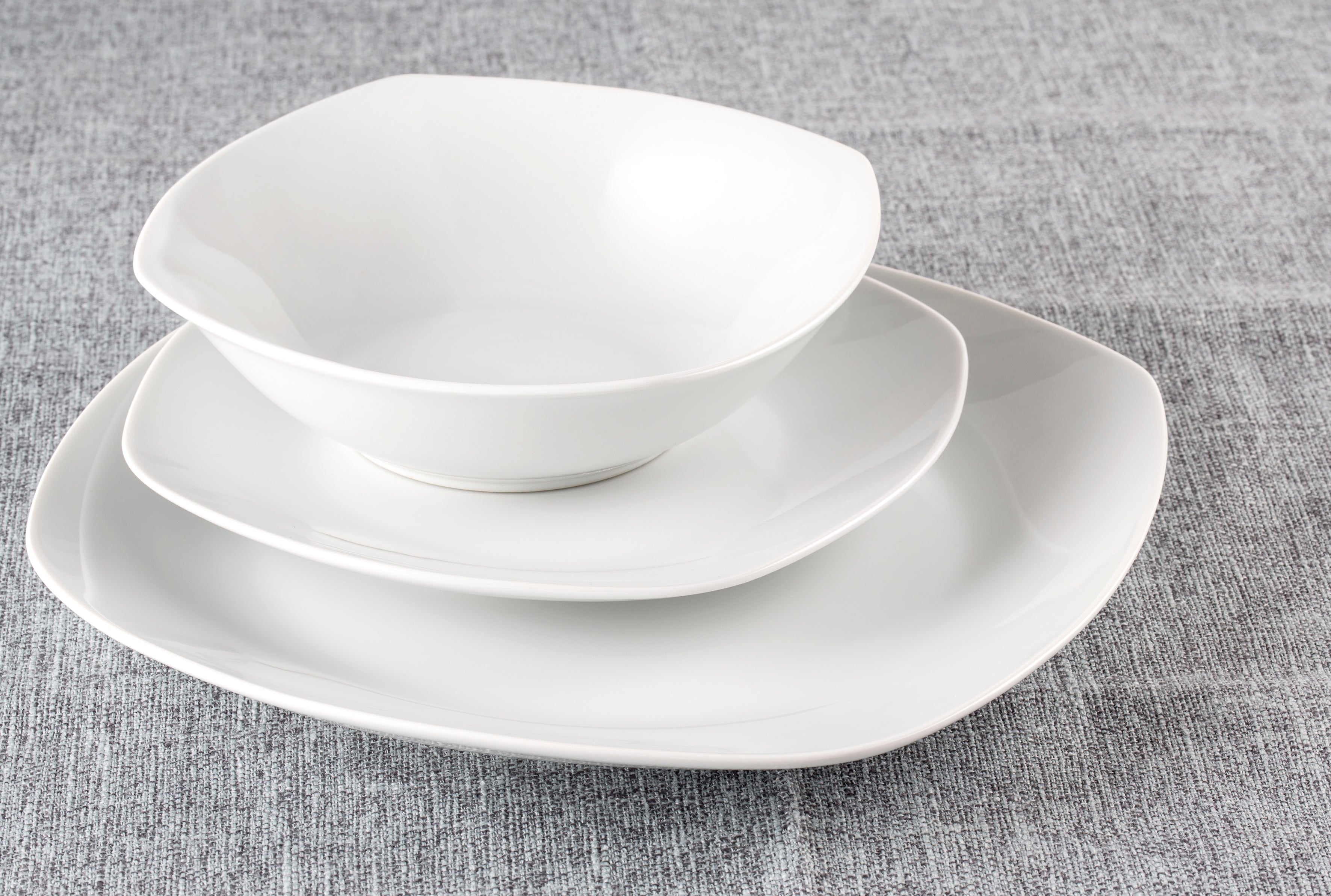 Waterside 18pc White Square Porcelain Dinner Set (video attached)