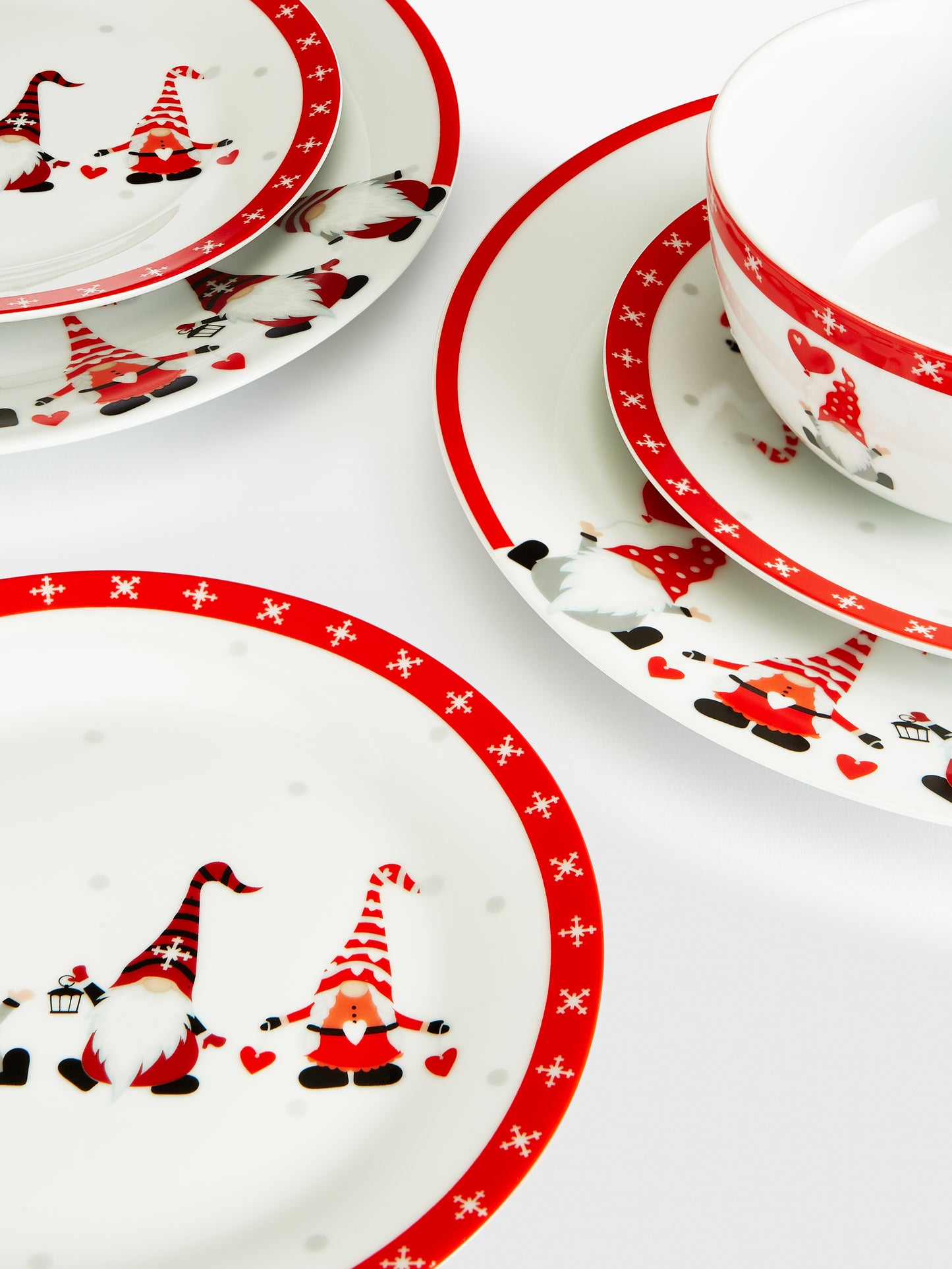 16pc Folksy Gnome Dinner Set